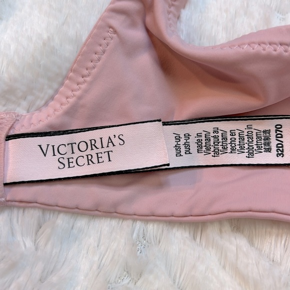 Victoria’s Secret Pink Push-up Bra in Size 32D. EUC. Underwire and Padded - Picture 4 of 5